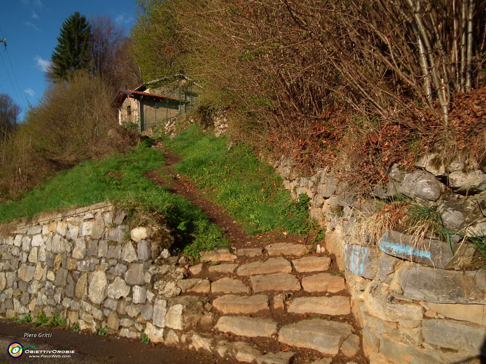 13 Parto da Via Monte Castello di Valpiana....JPG